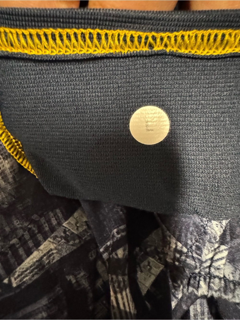 LULULEMON MENS LINED SHORT SIZE LARGE Gym Workout Active - Picture 7 of 8